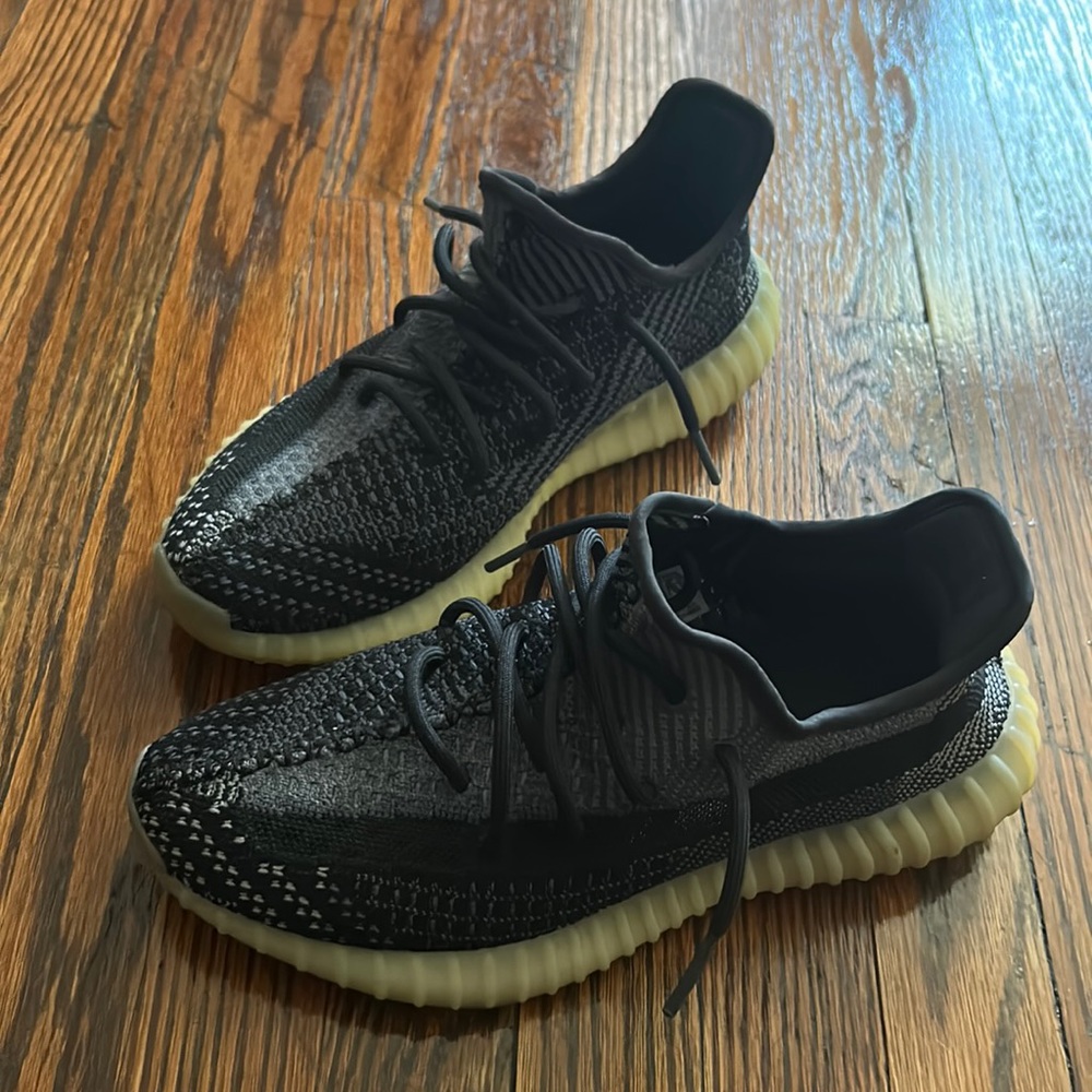 Yeezy 350 Carbon
